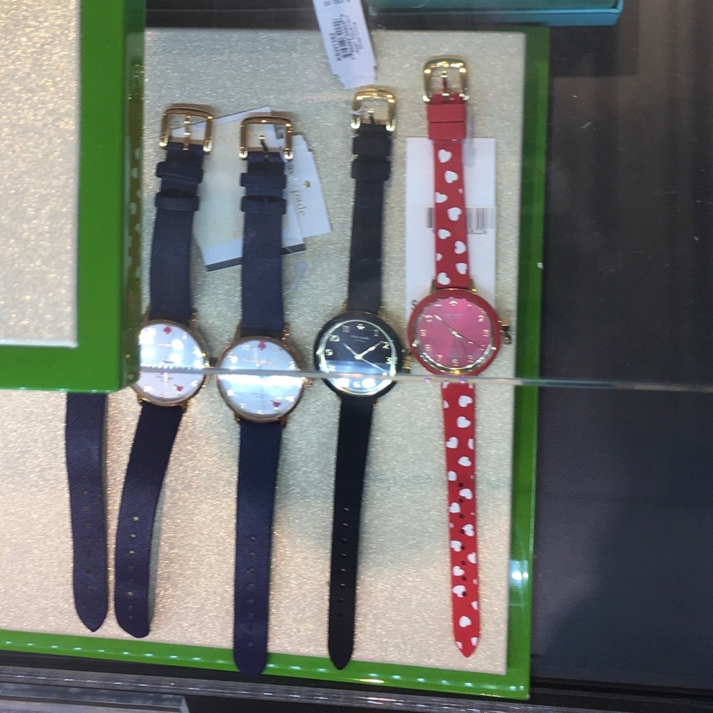 kate ♠️ ♥️ watch - Picture 4 of 7